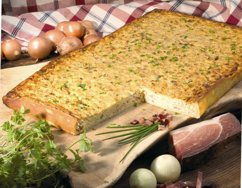 Zwiebelkuchen mit Speck, eckig | DREISTERN Nahrungsmittel GmbH